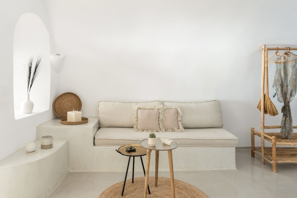 COCOON SUITES 48/68
