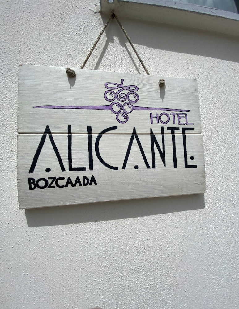 Alicante Hotel 6/48