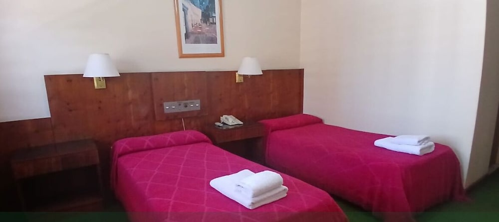 Standard, Queen Bed