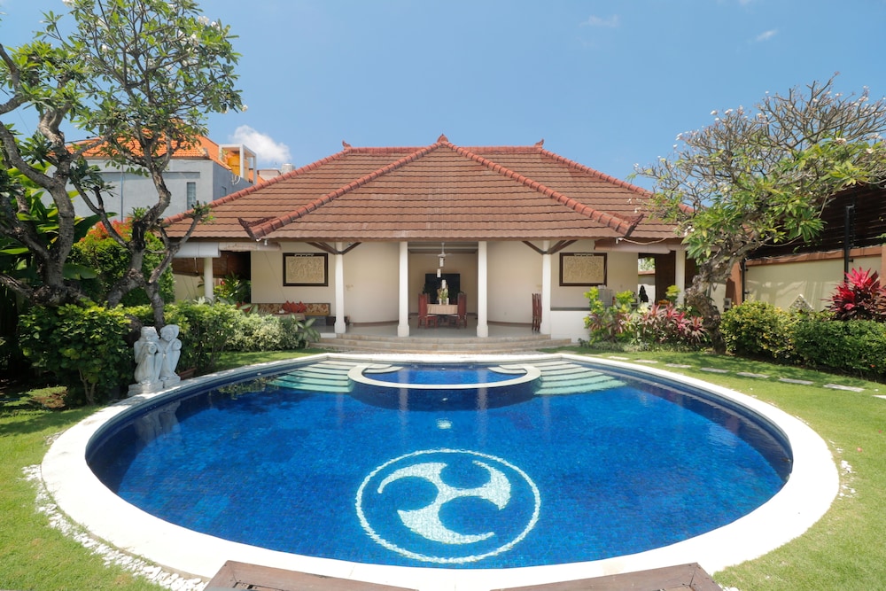 Heliconia Villa 68/77