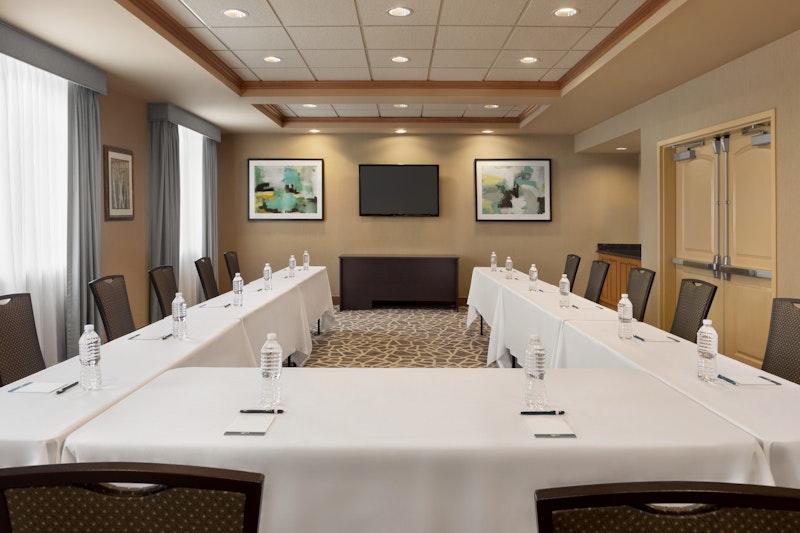 Homewood Suites by Hilton Allentown-West/Fogelsville, PA 16/18