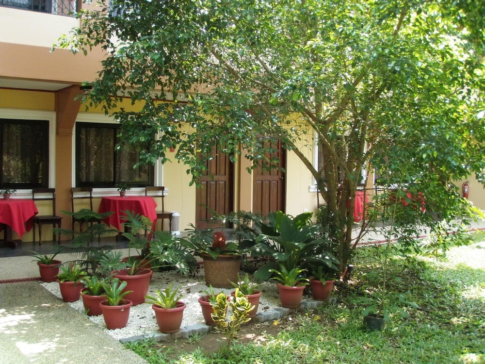 Mariafe Inn 69/71