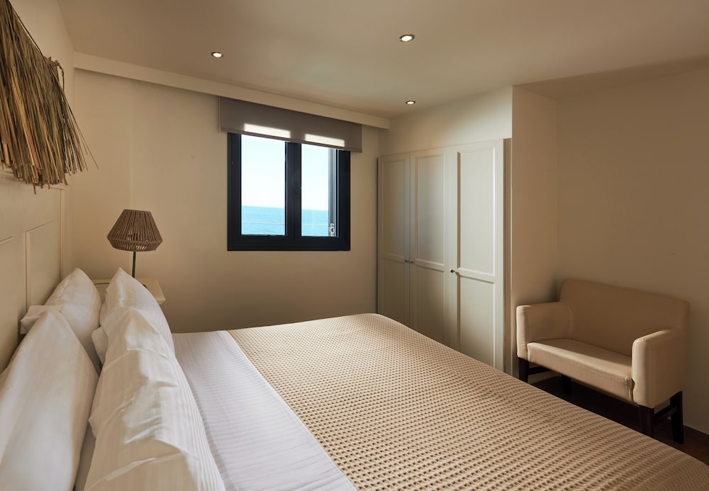 Suite, Double Bed, Sea Front, Sofa
