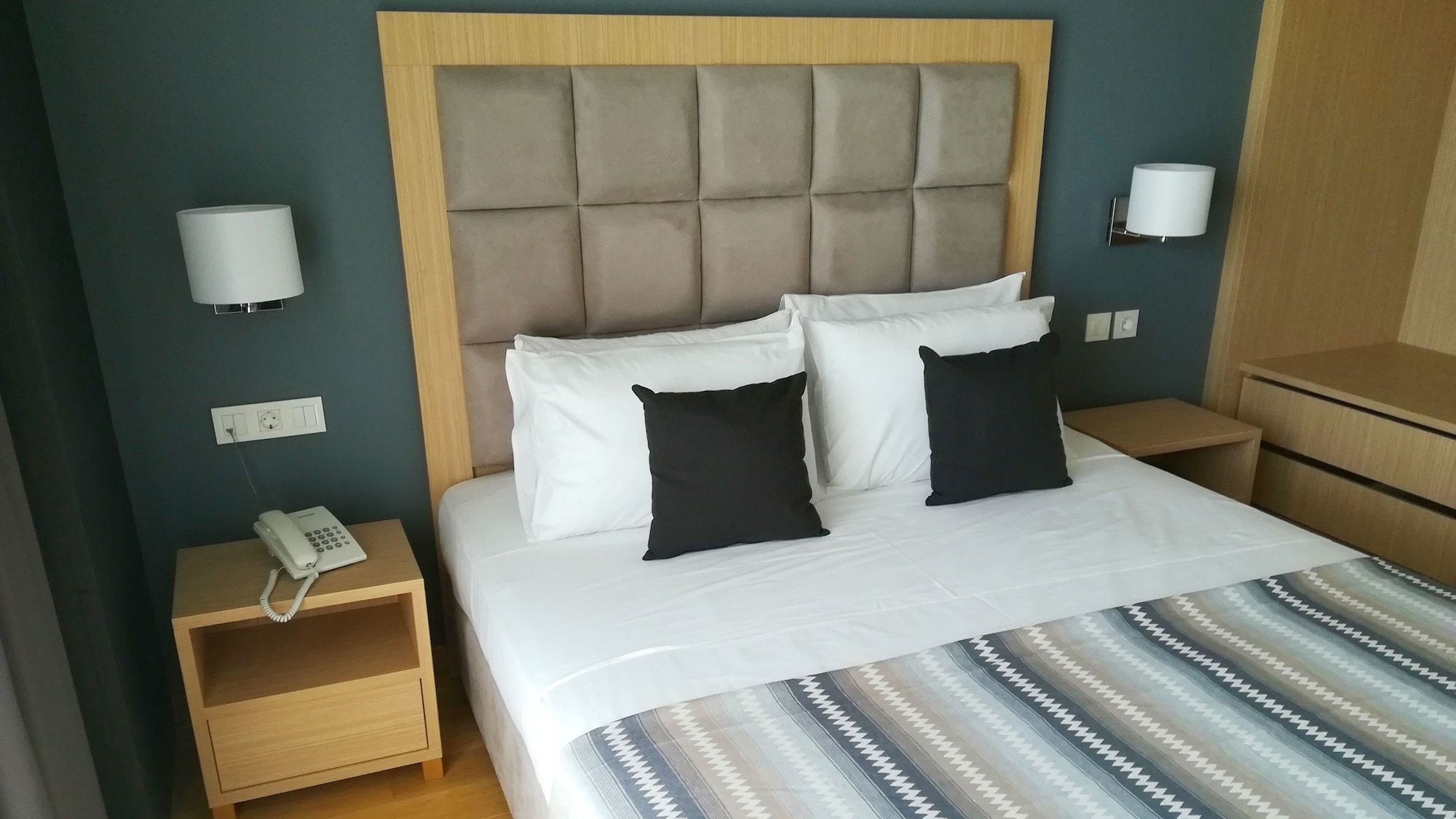 EXECUTIVE, DOUBLE BED, ACROPOLIS VIEW, BALCONY