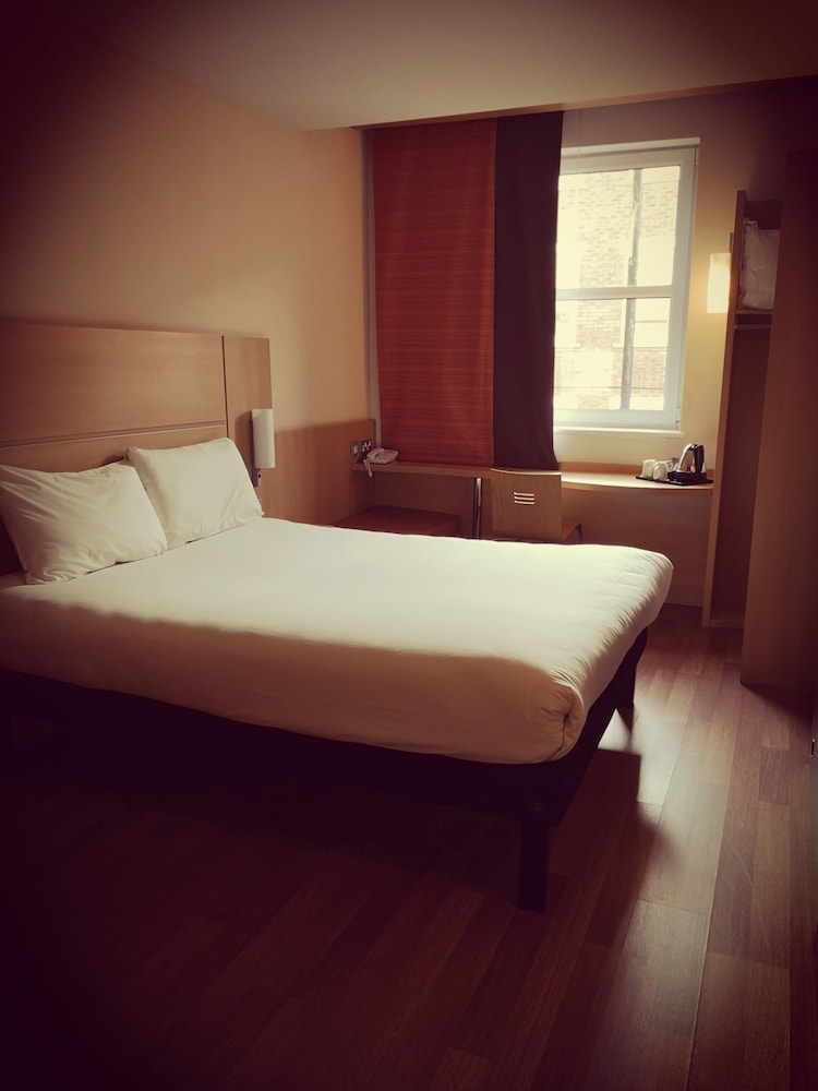 Ibis London Greenwich 21/73