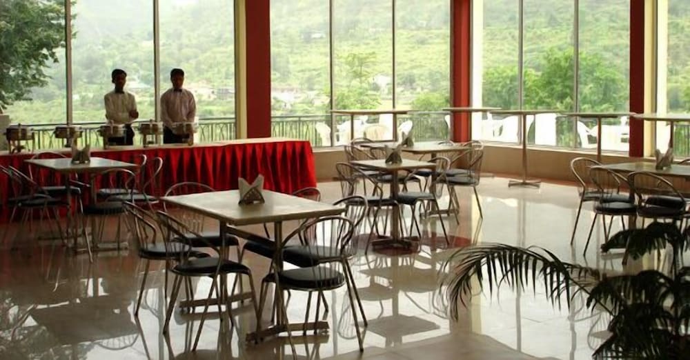 Riverside Resort 32/49