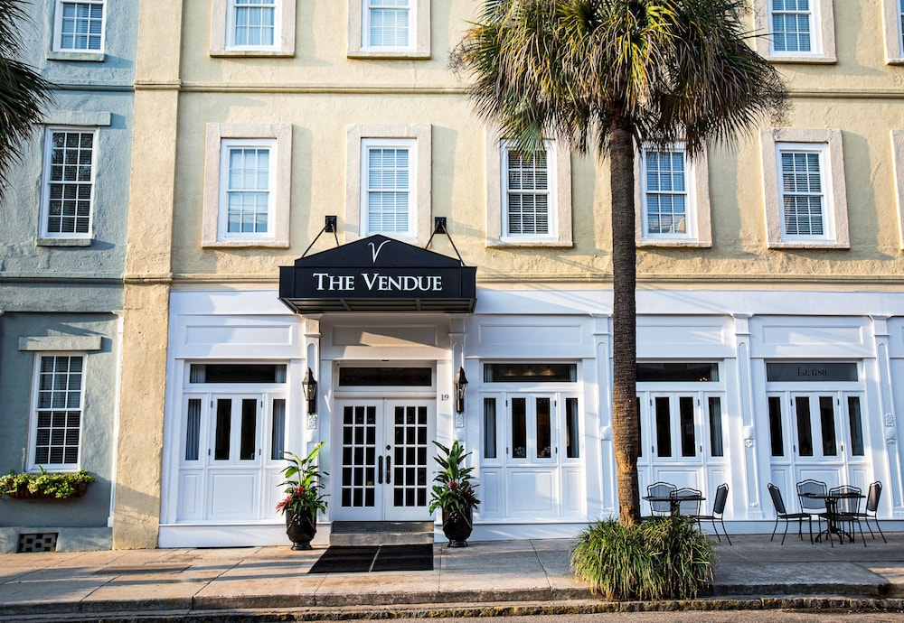 The Vendue 1/82