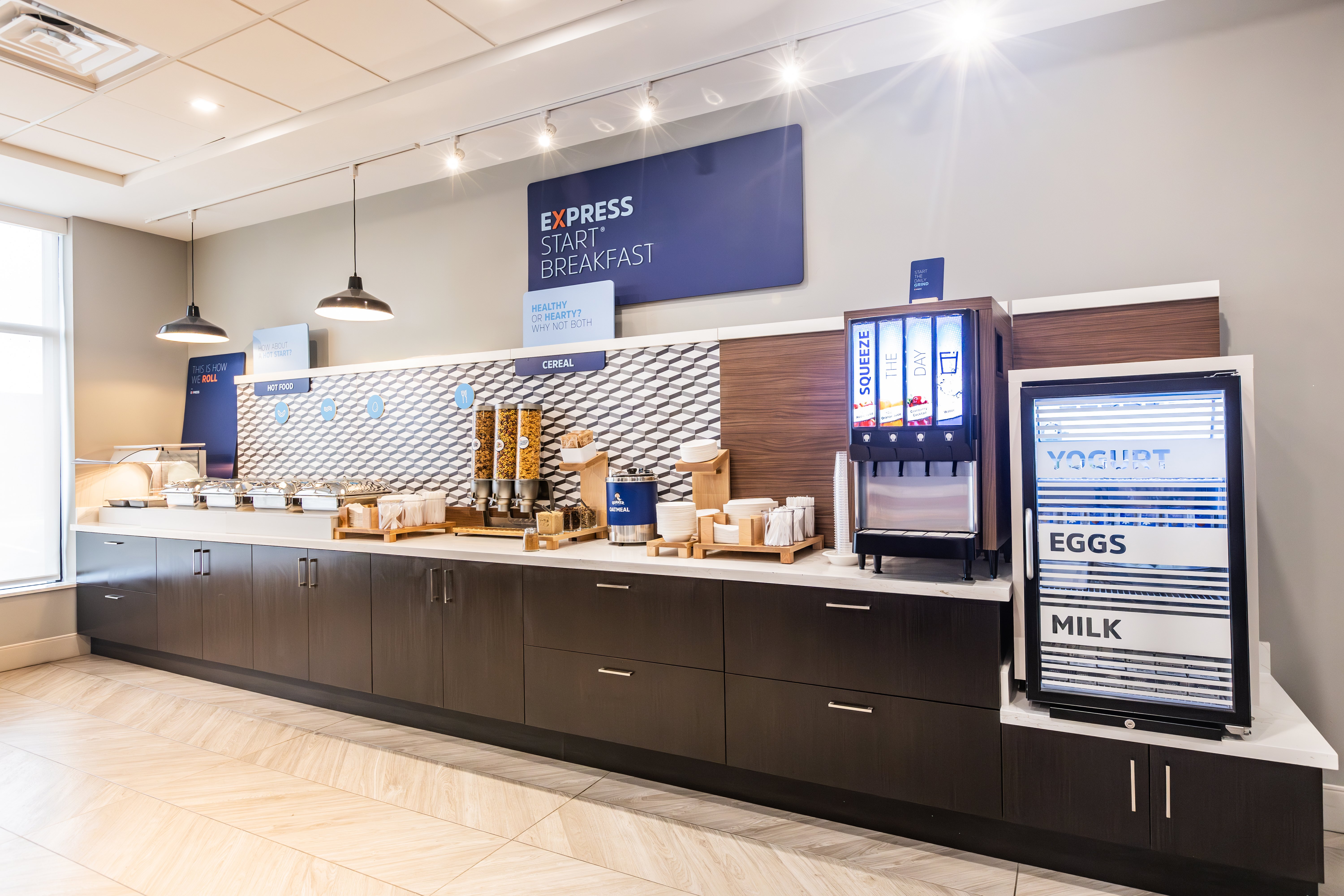 Holiday Inn Express & Suites Toronto Airport South 6/50