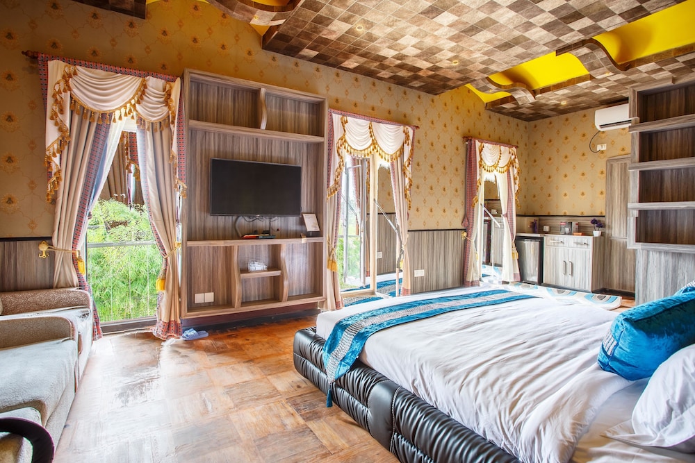 Royal Empire Boutique Hotel 18/47