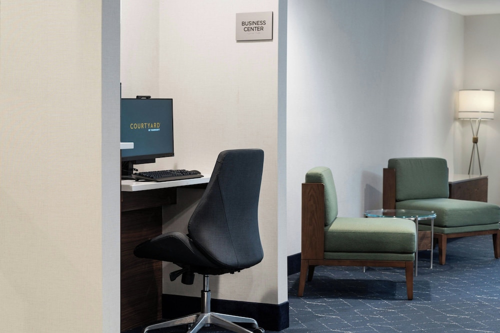 Courtyard By Marriott Providence Lincoln 34/50