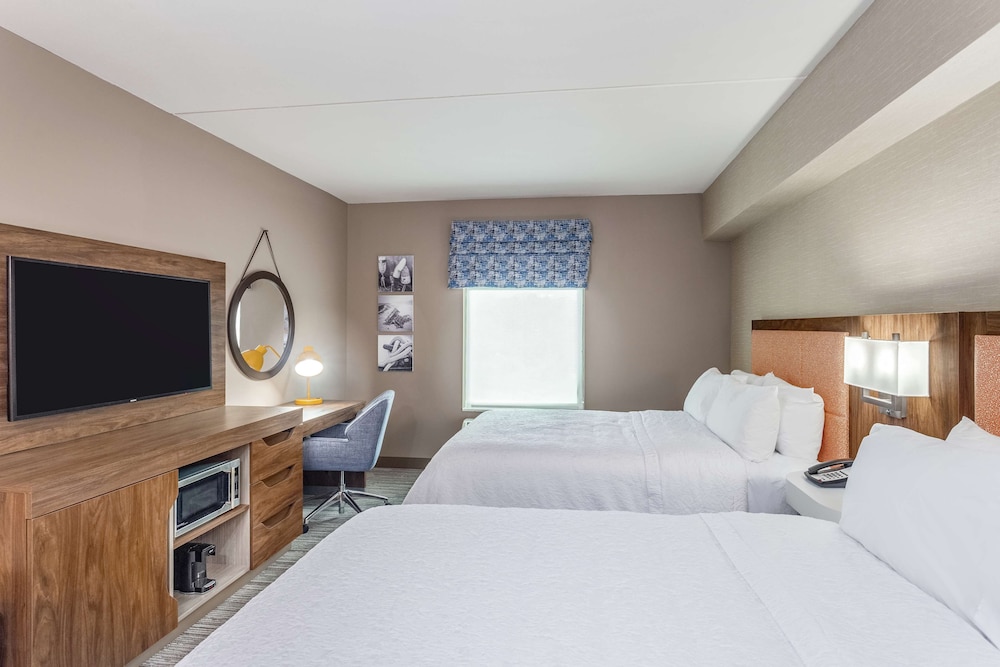 Hampton Inn & Suites Kittery-Portsmouth 16/45