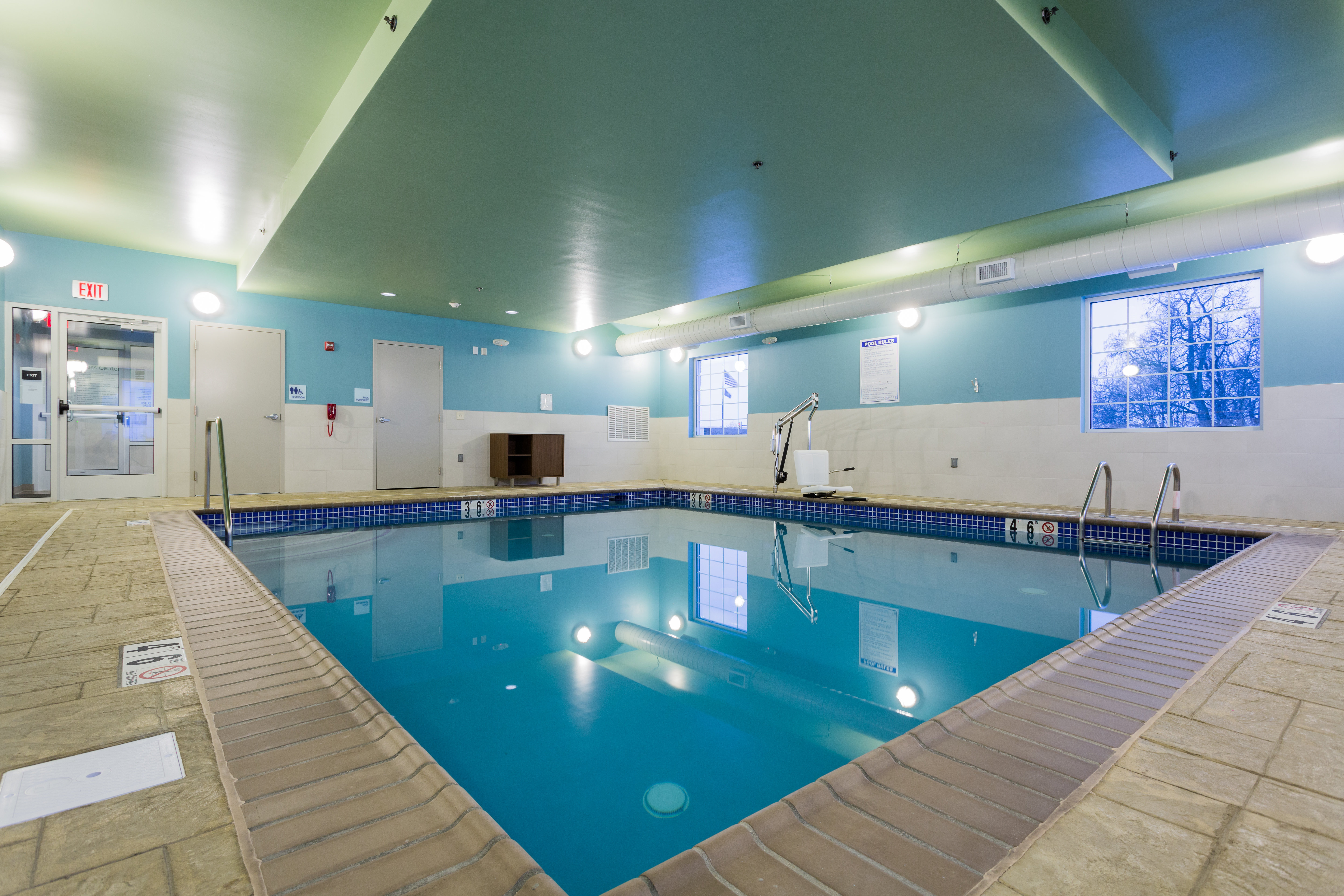 Holiday Inn Express Hotel And Suites Reading 28/48