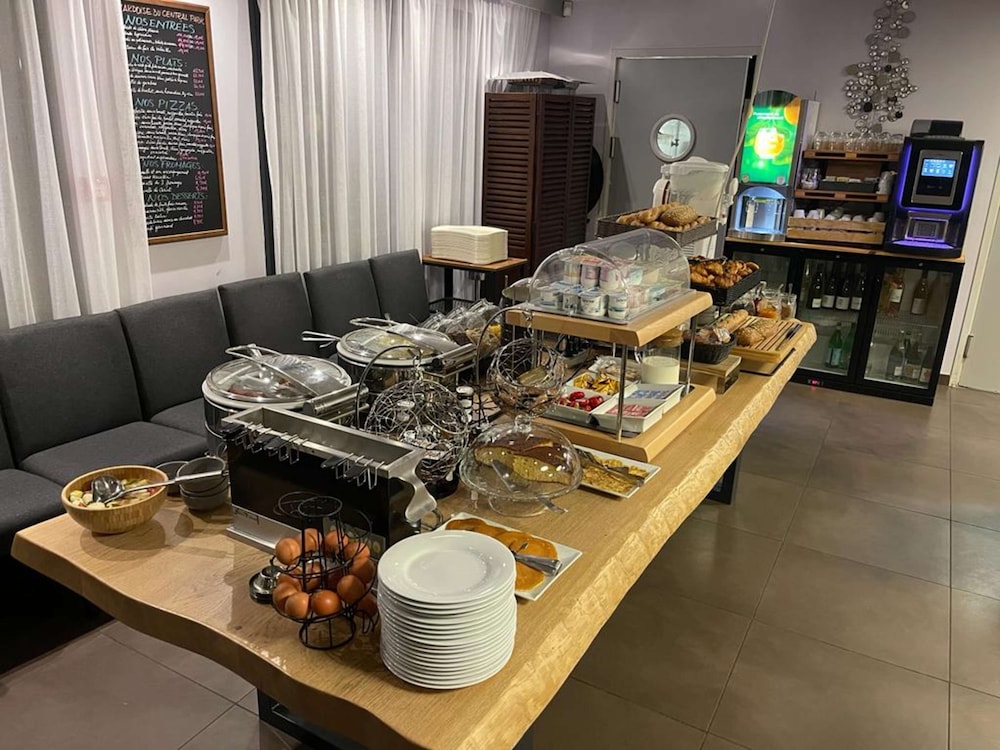 restaurant-cafeteria