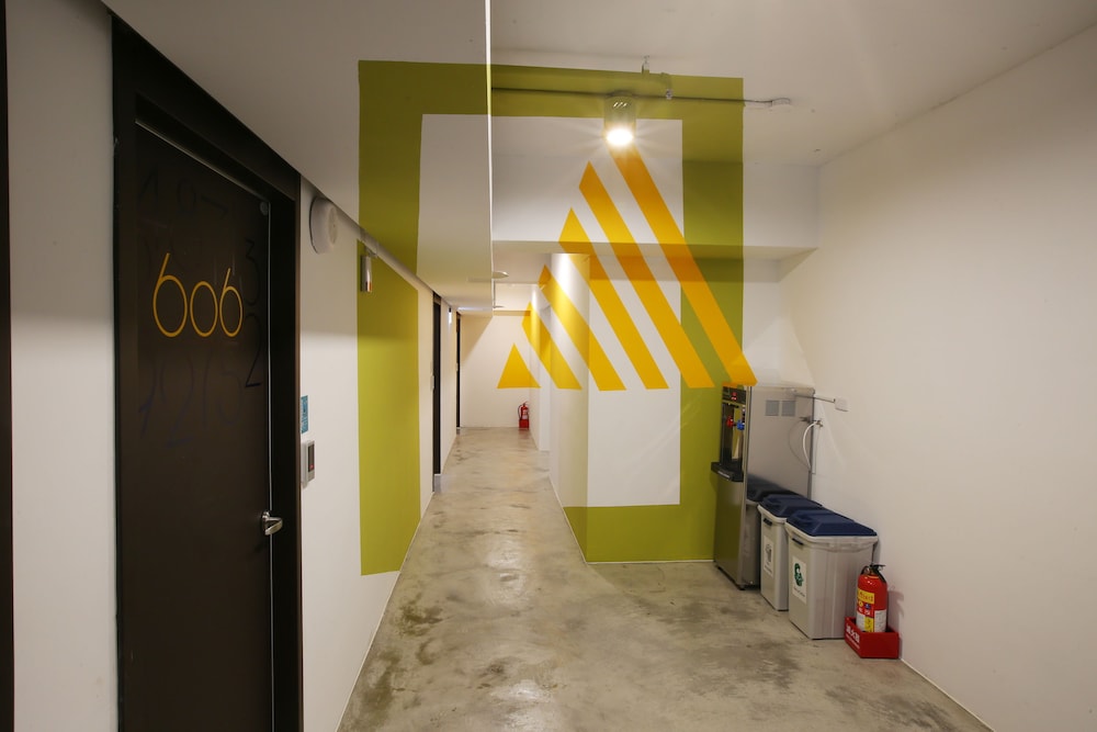 Loosha Hostel 64/69