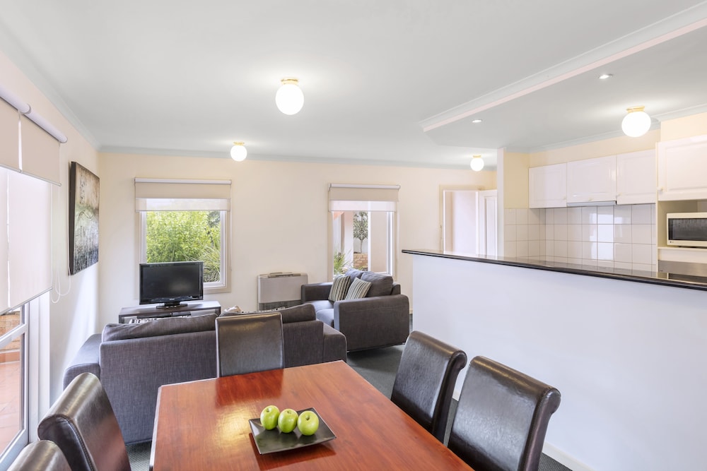 Hawthorn Gardens Serviced Apartments 6/36