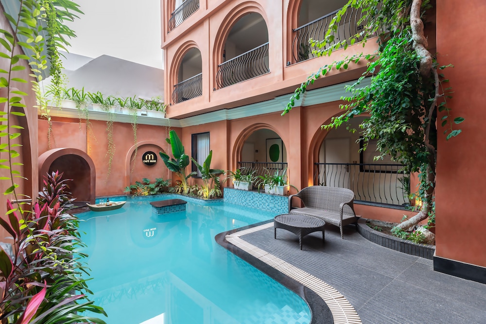 HOTEL POONAM HAVELI 44/50