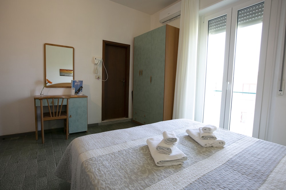 Hotel Mara 11/75
