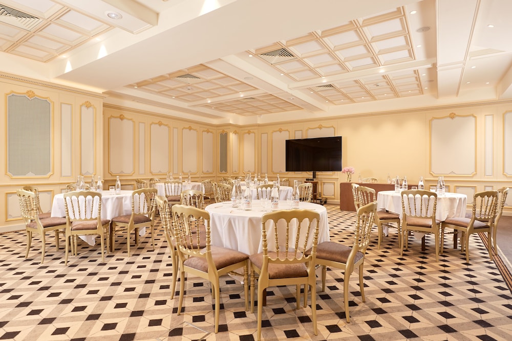 Hotel Regina Louvre 51/60