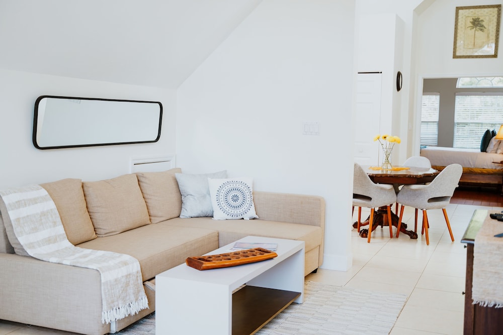 Shangri-La Bed & Breakfast 27/50