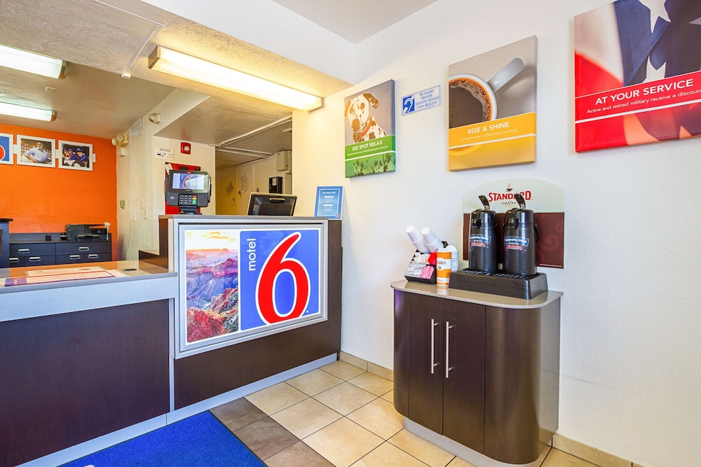 Motel6 Mesa, AZ - North 16/53