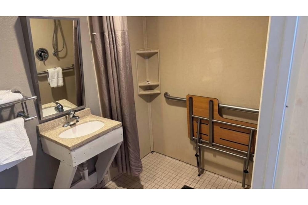Motel6 Cedar Rapids, IA 25/25