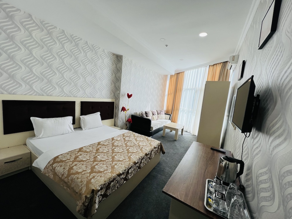 Khaghani Center Hotel 12/49