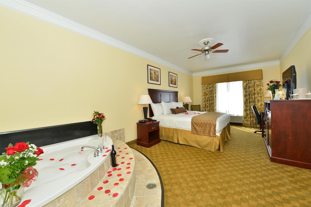 Best Western Lone Star Inn 13/30