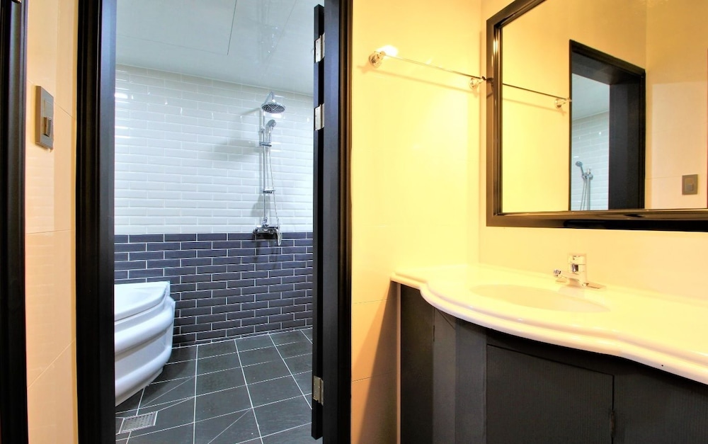 Instar Hotel Yangsan 45/55