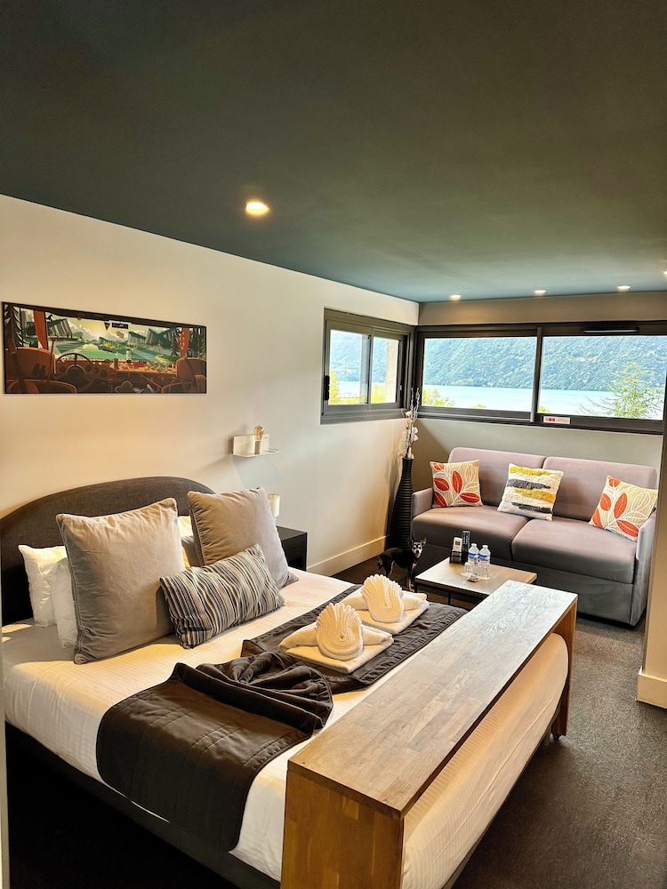 Les Suites Du Lac 8/50