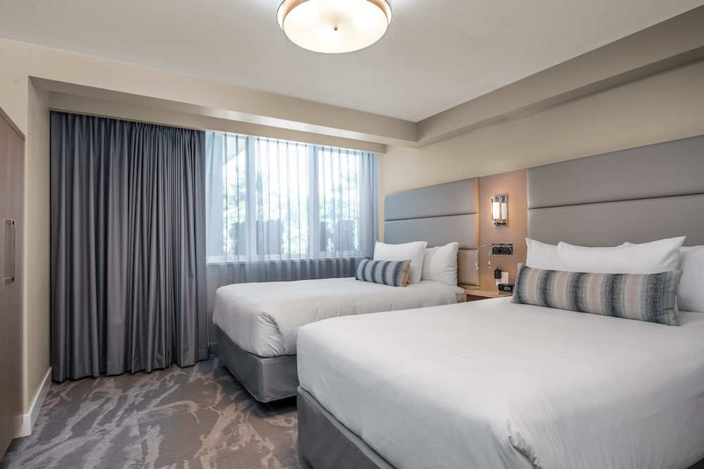 Coast Tsawwassen Inn 6/43