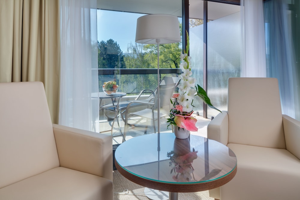 DANUBIUS HEALTH SPA RESORT ESPLANADE 54/66
