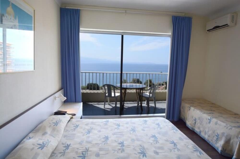 Sun Beach Hotel 10/50