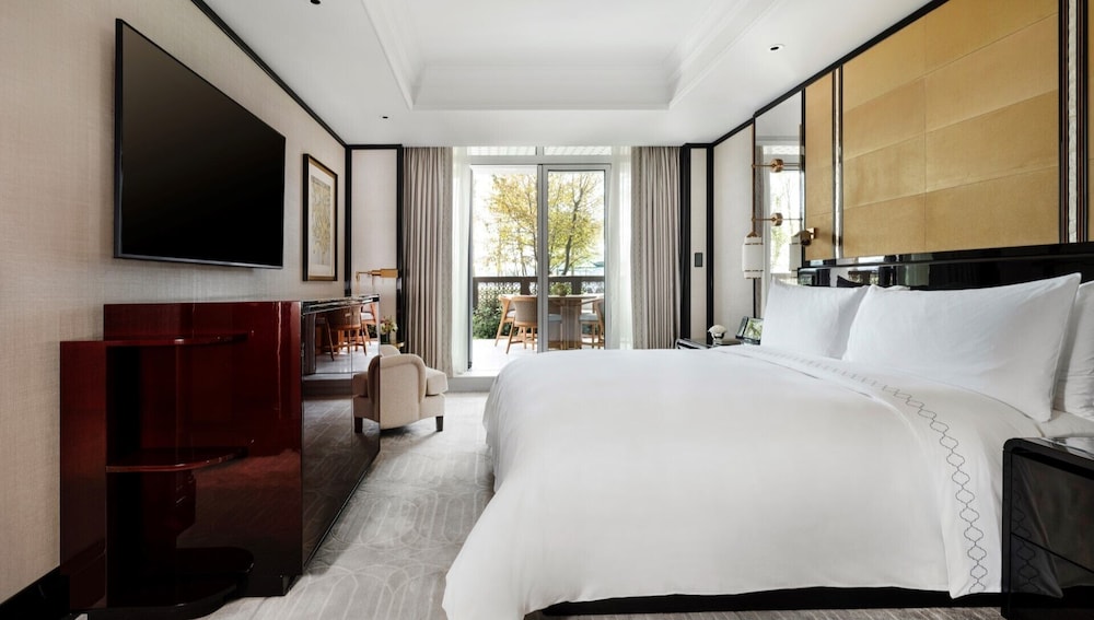 Bosphorus, Executive, Suite, King Bed, Sofa, Terrace