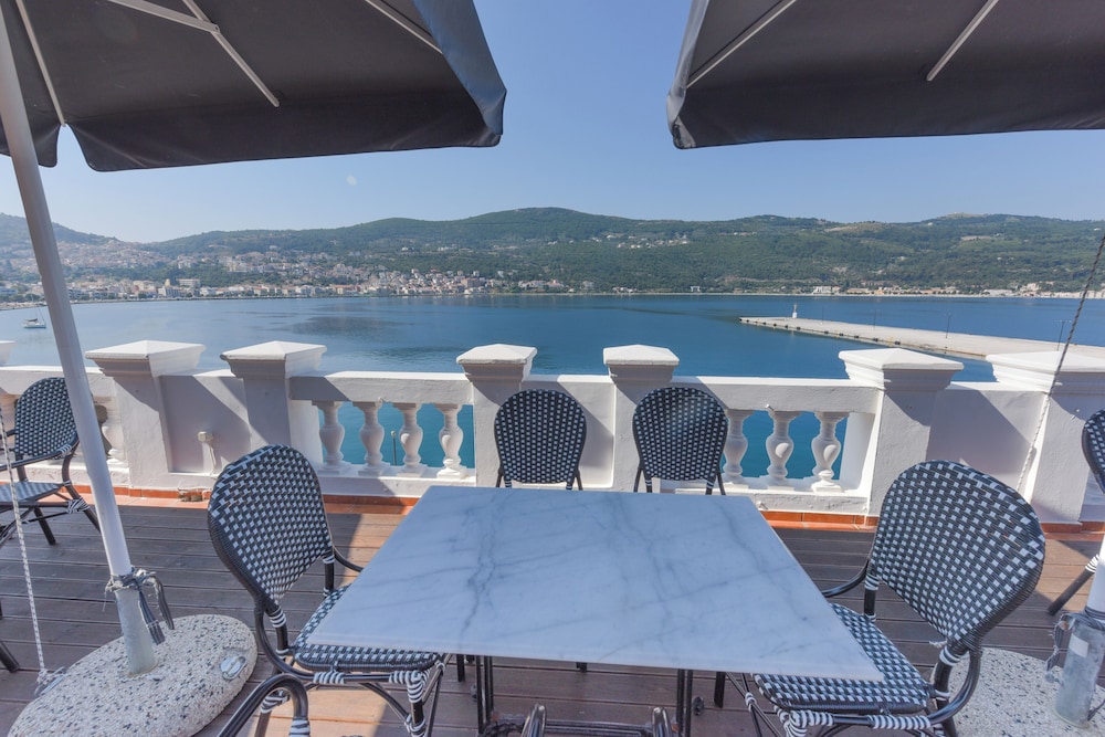 Samos City Hotel 63/69