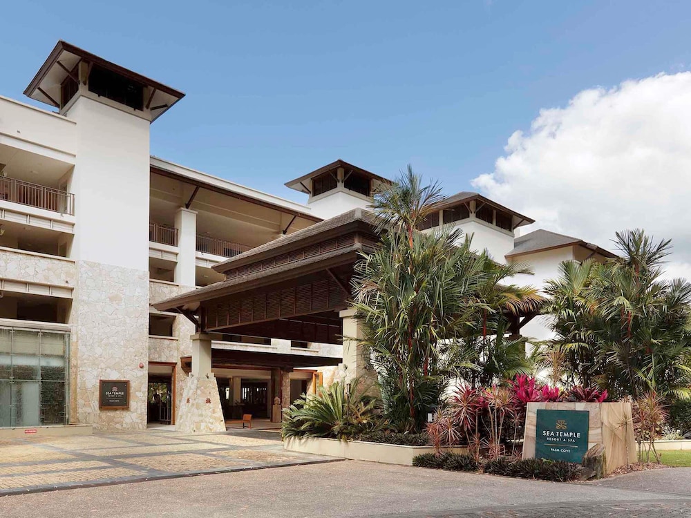 Pullman Palm Cove Sea Temple Resort and Spa 8/77