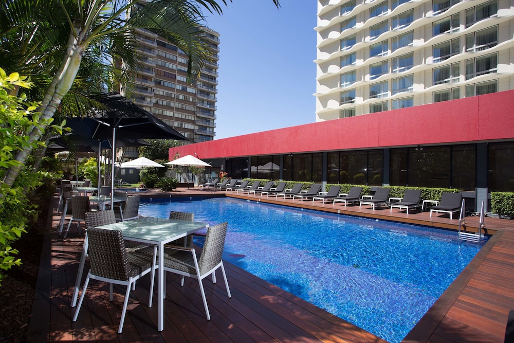 Royal on the Park Hotel and Suites 54/57