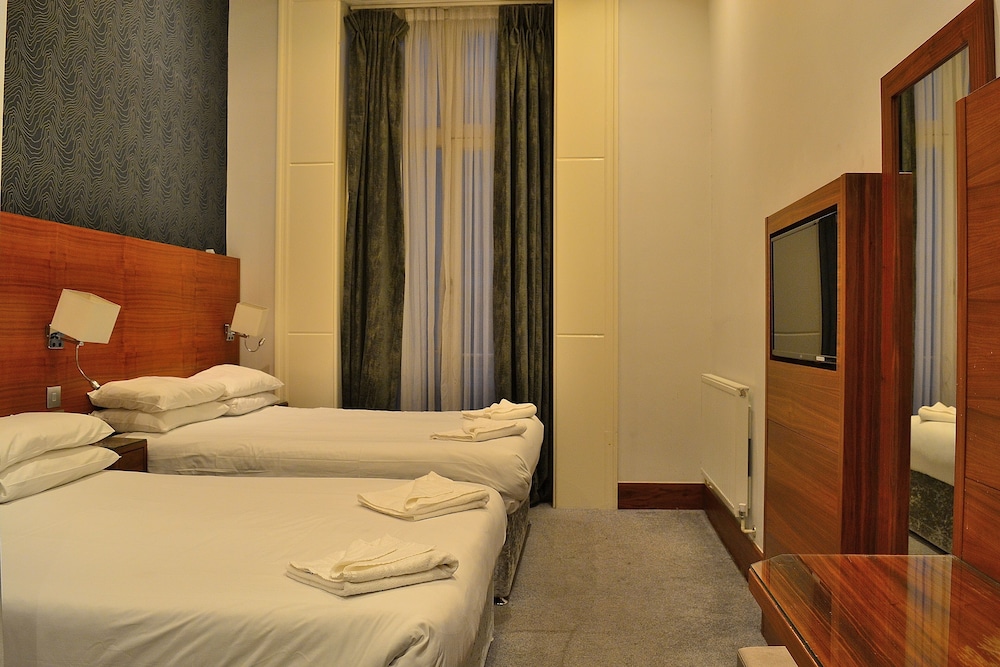 Leisure Inn Hotel 25/56