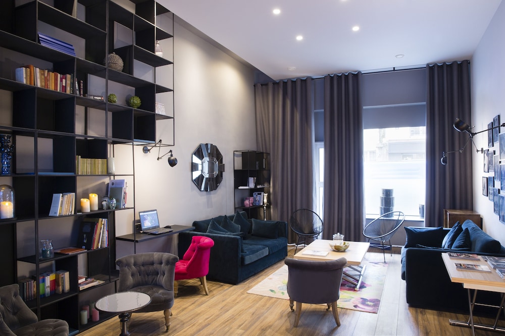 Hotel Mademoiselle 33/50
