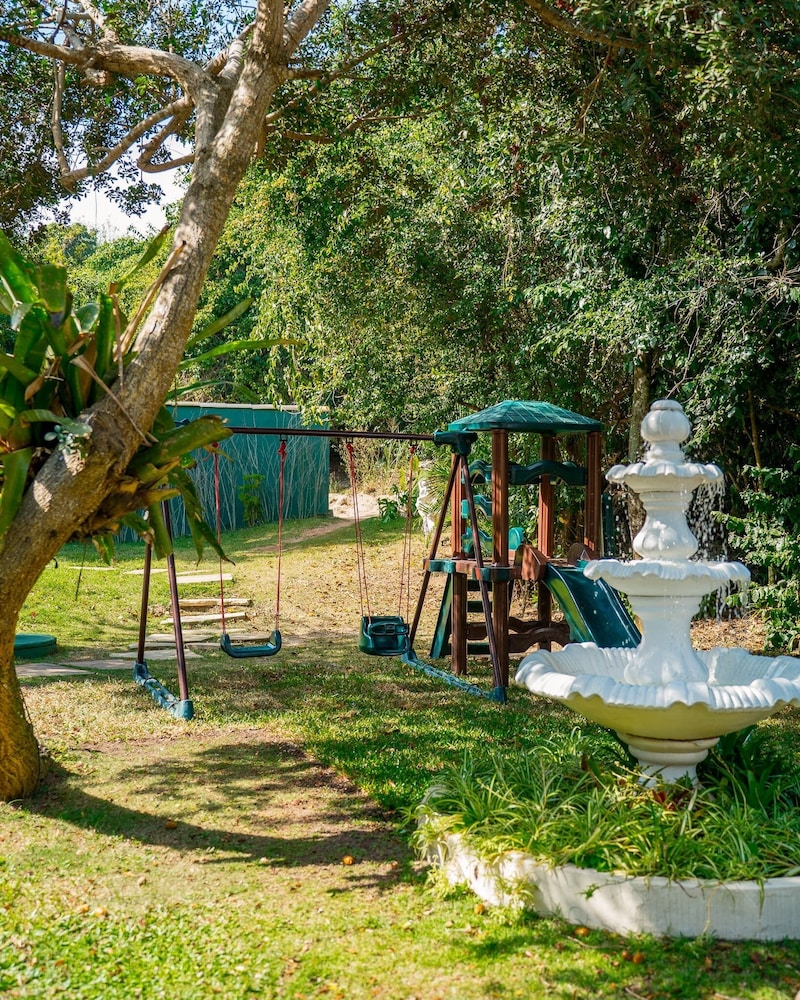 Le Village Boutique 33/50