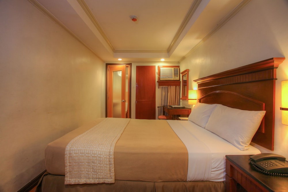 Fersal Hotel P Tuazon Cubao 30/55