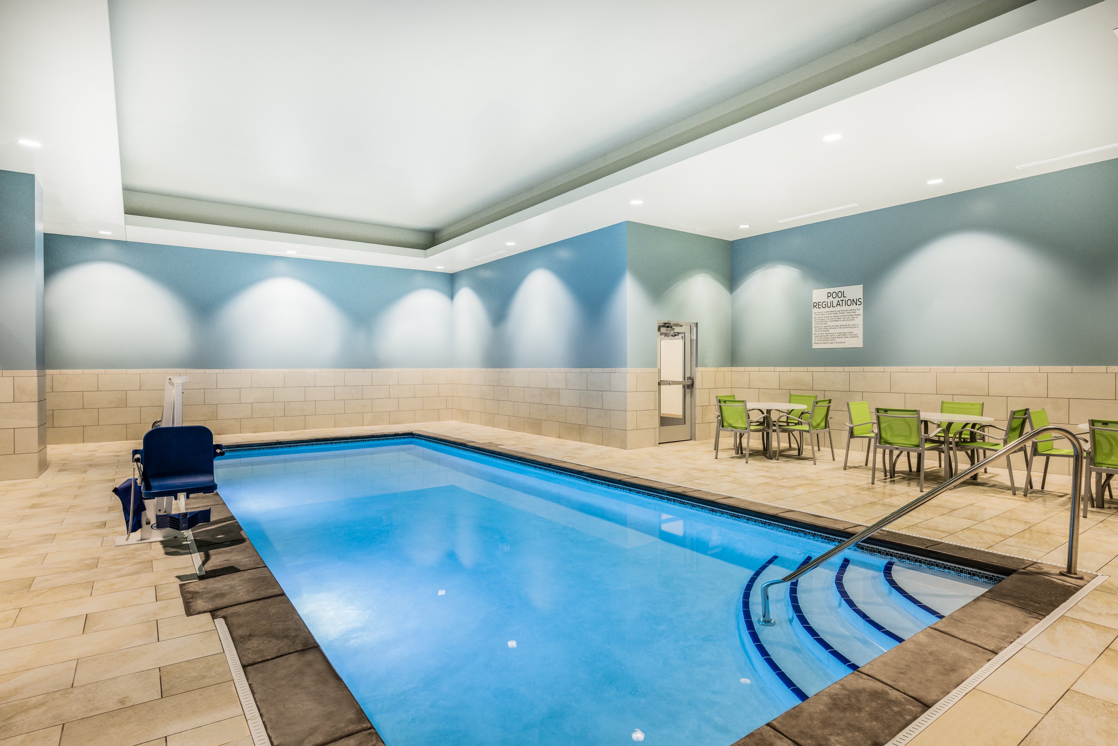 Holiday Inn Express & Suites Lincoln Downtown 38/55