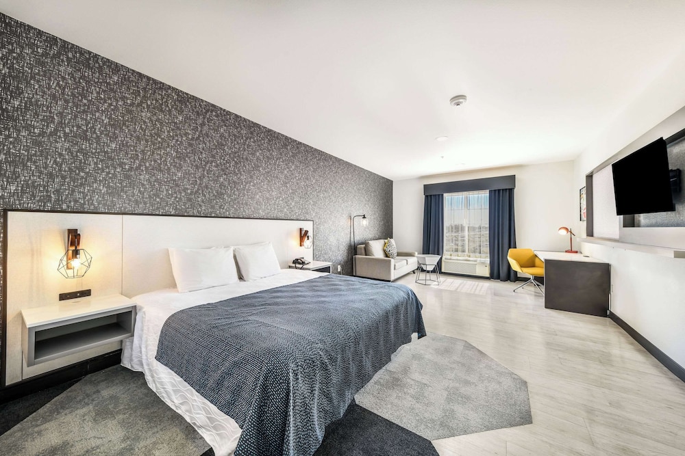 Hy-Lo Hotel 36/73