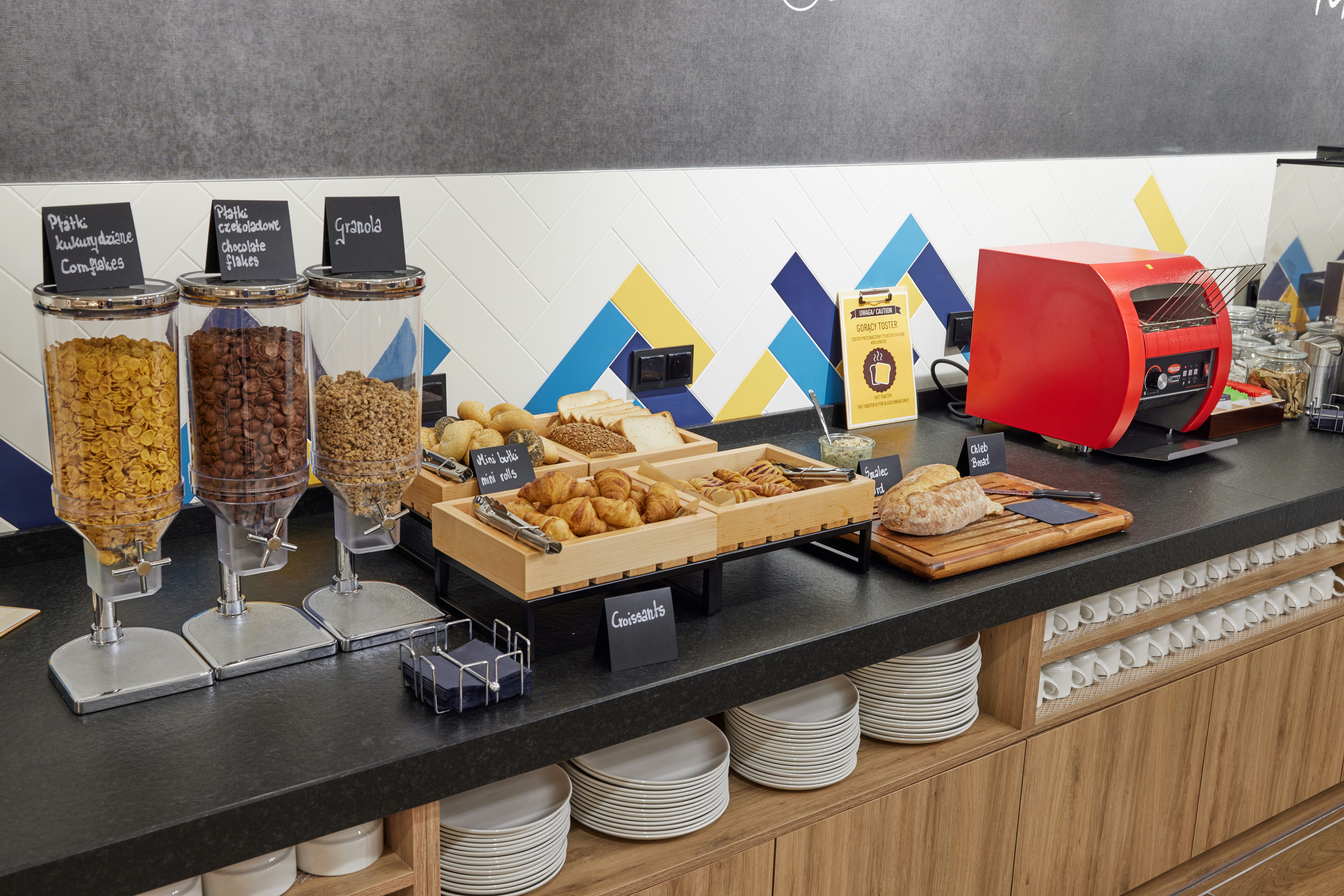 Hampton by Hilton Poznan Swarzedz 13/26