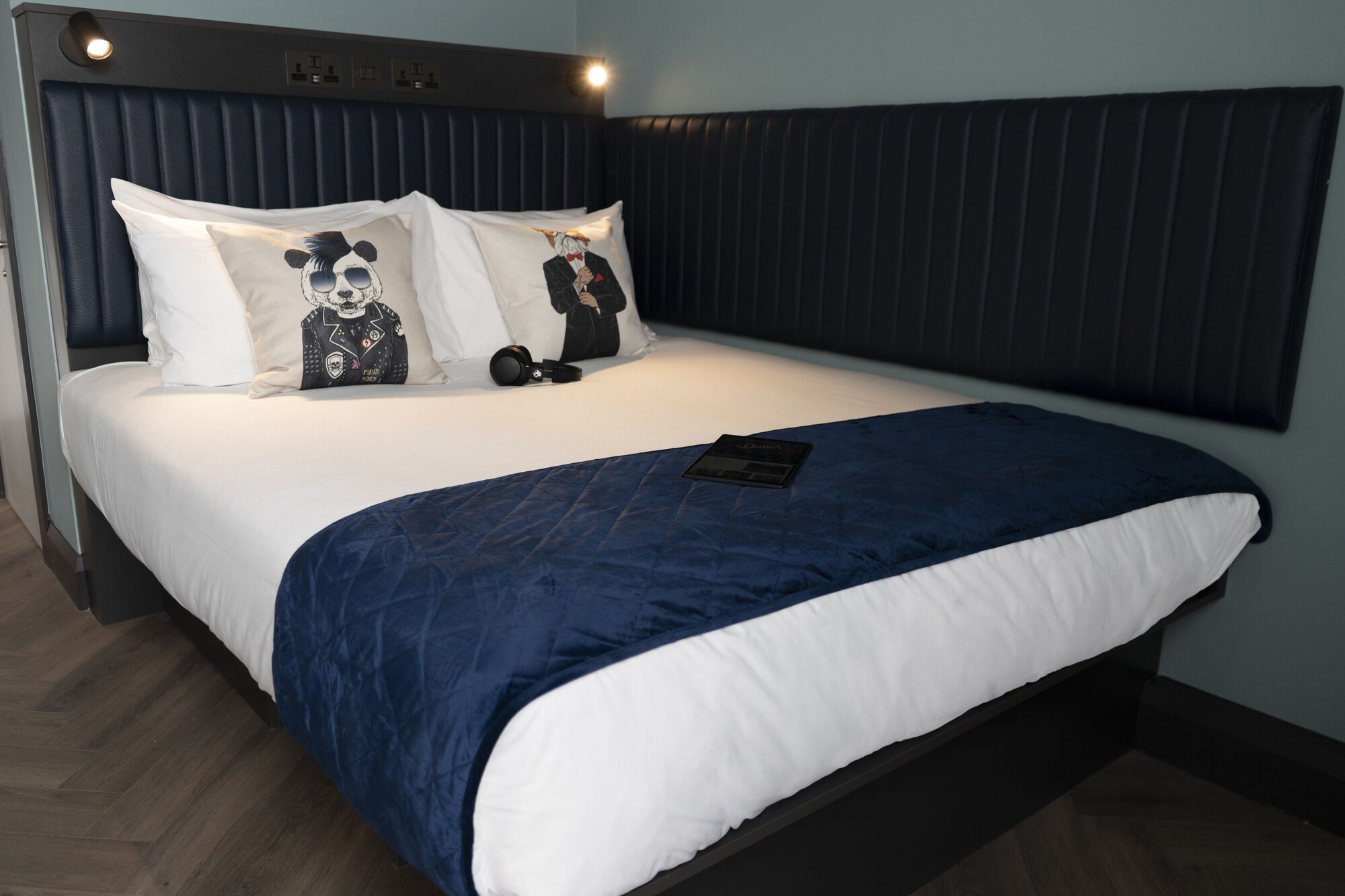 PREMIUM, STUDIO, SUITE