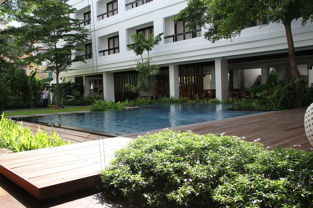 UMA Residence 3/56