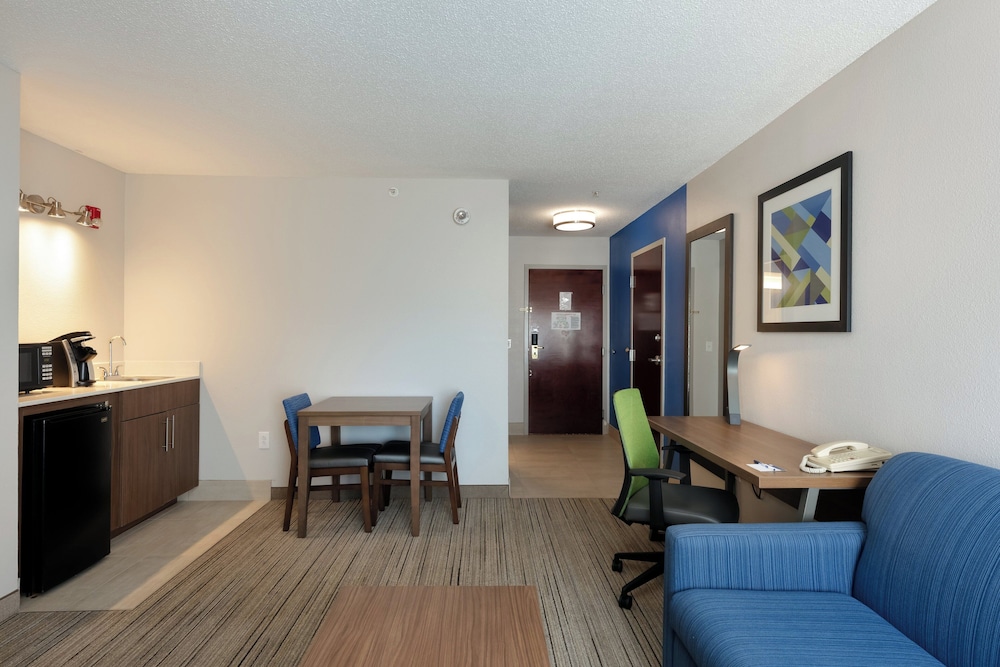 Holiday Inn Express Hotel & Suites Milton East I-10 54/73