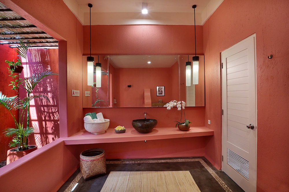 PinkCoco Uluwatu - Constant Surprises & for Cool Adults Only 27/50