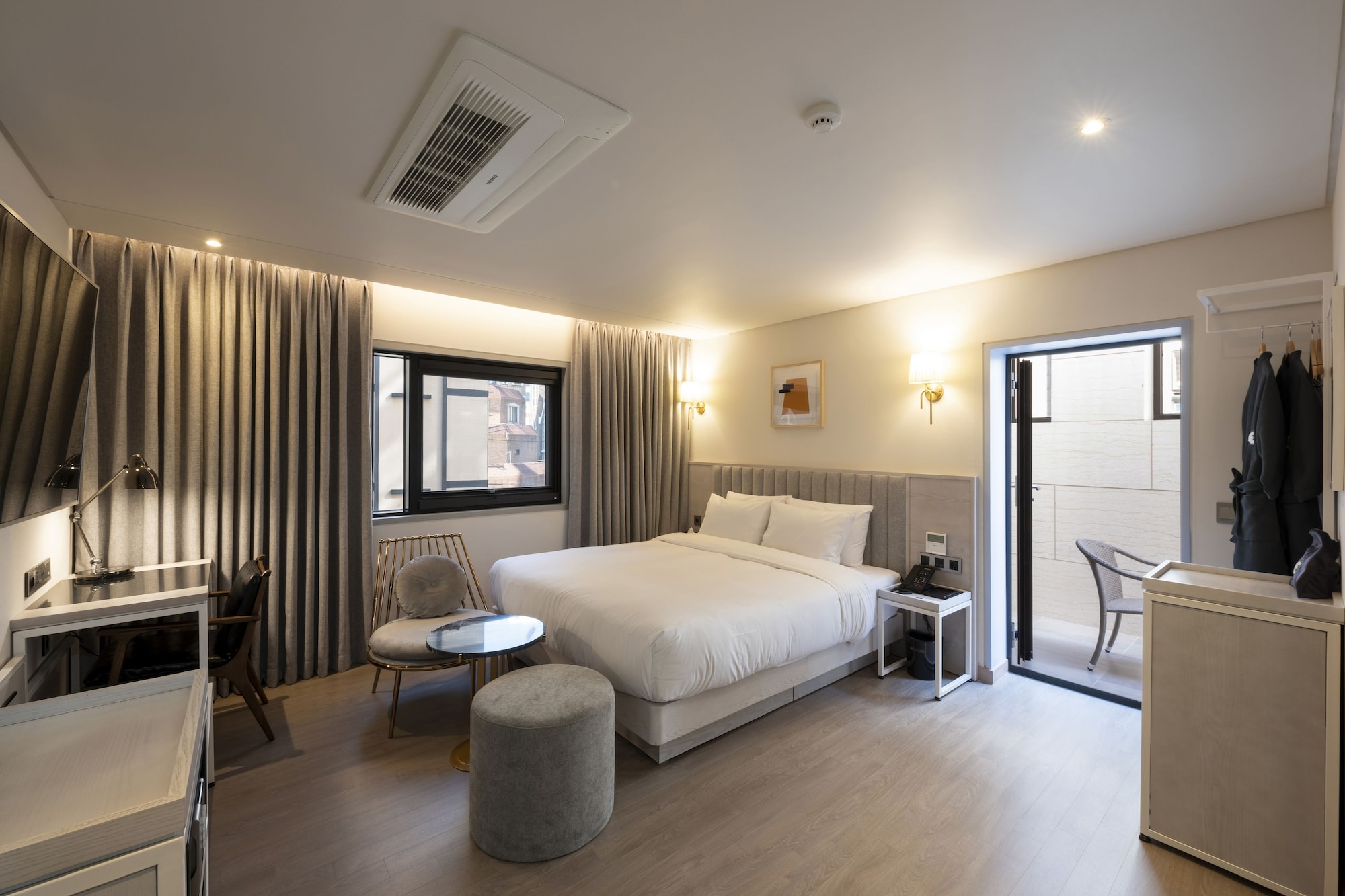 DELUXE, DOUBLE BED, TERRACE