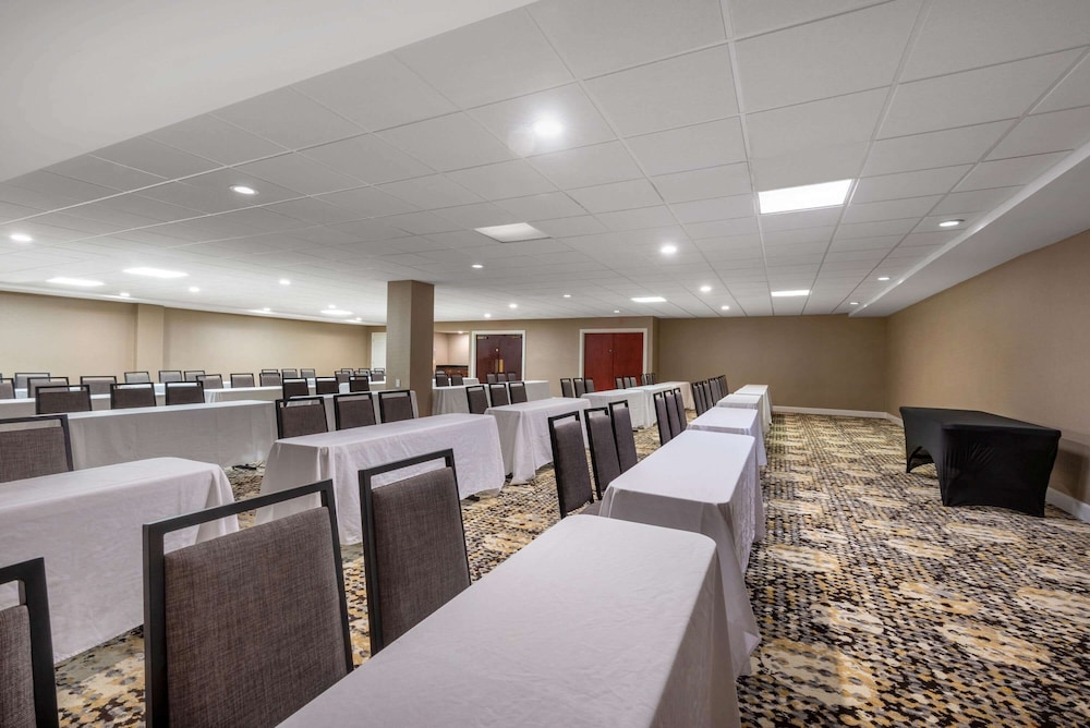 Wyndham Lancaster Resort and Convention Center 38/50