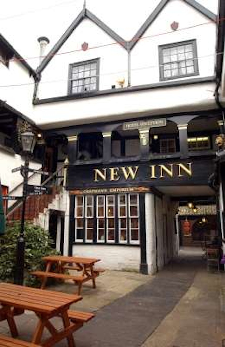 New Inn Hotel 1/4